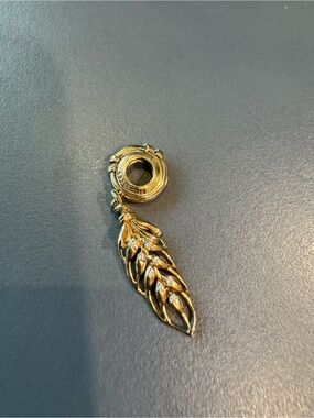 Pandora Shine Wheat Sheaf Pave Feather Dangle Charm, 18k gold-plated (S925)